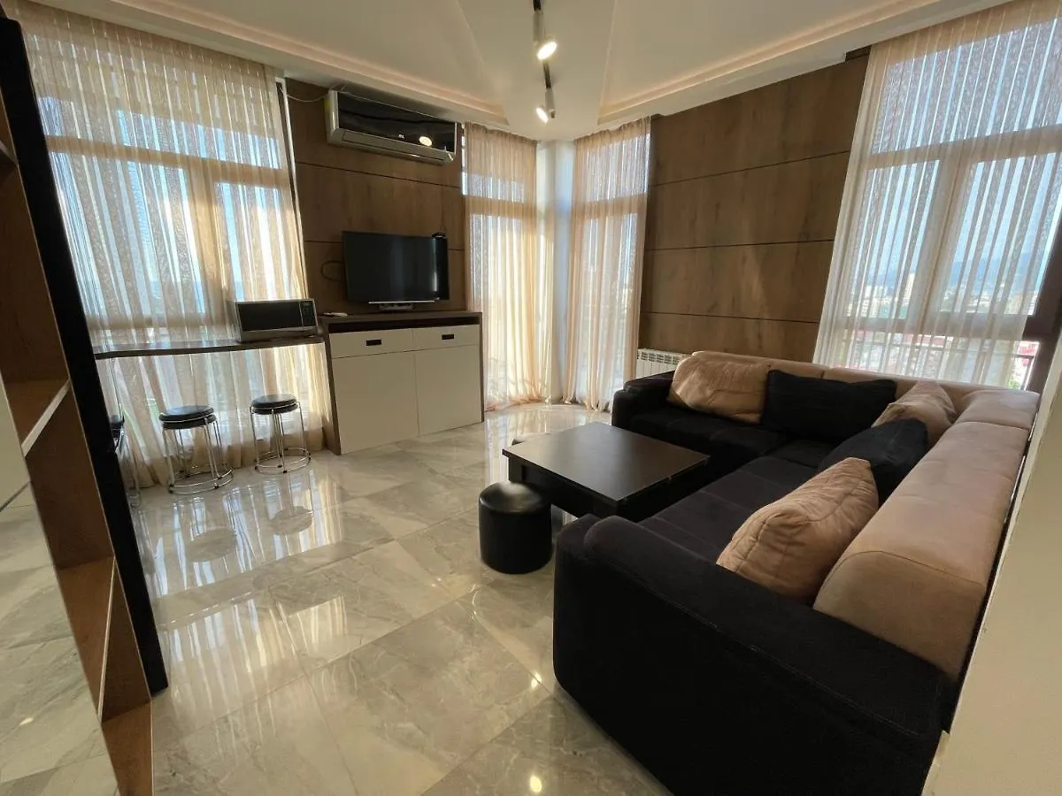 Apartments At Like House バトゥーミ 0*,